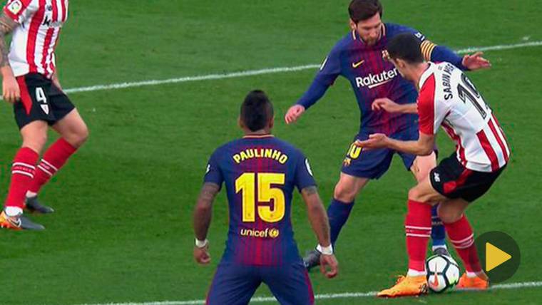 Leo Messi, tirando un caño majestuoso a Sabin Merino