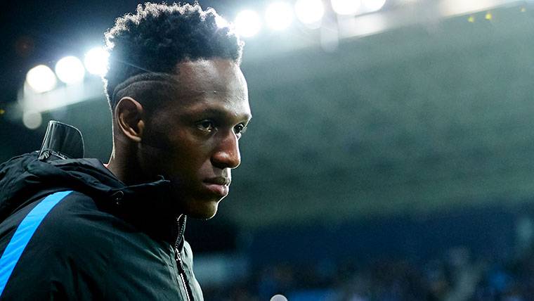 Yerry Mina, antes de un partido con el FC Barcelona