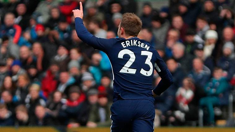 Christian Eriksen celebrates a goal with the Tottenham