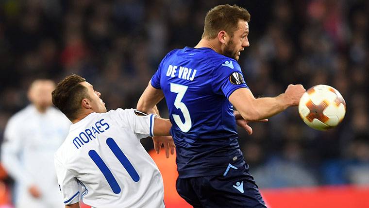 De Vrij, durante un encuentro con la Lazio en la Serie A