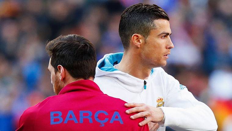 Leo Messi y Cristiano Ronaldo, antes de un Real Madrid-Barcelona