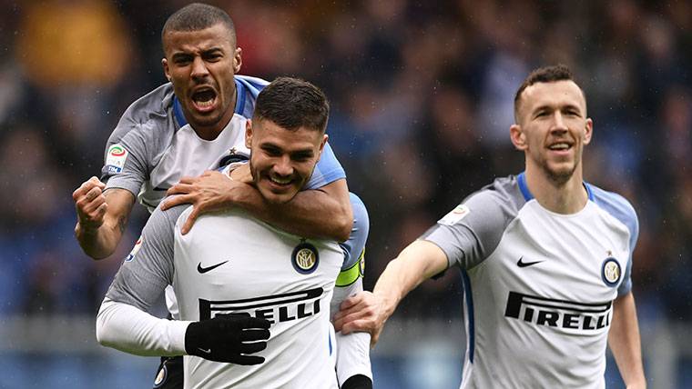 Rafinha Alcántara, celebrando un gol junto al resto de sus compañeros