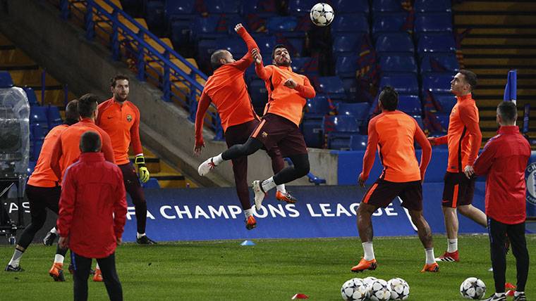 El FC Barcelona, entrenando en la Ciutat Esportiva Joan Gamper