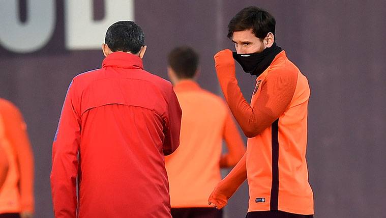 Ernesto Valverde and Leo Messi in a training of the FC Barcelona