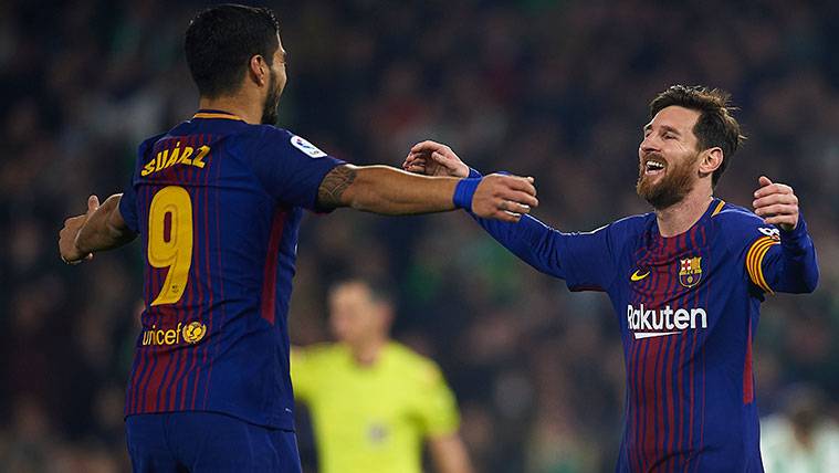 Luis Suárez y Leo Messi celebran un gol del FC Barcelona