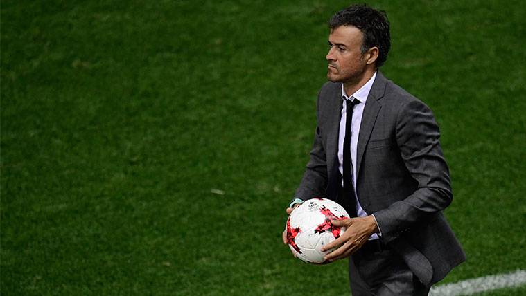 Luis Enrique in a party with the FC Barcelona