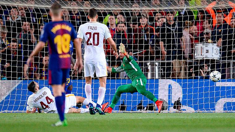 Manolas, marcándose un gol en propia portería contra el Barça