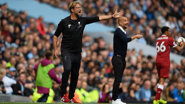 Jürgen Klopp and Pep Guardiola in a Manchester City-Liverpool