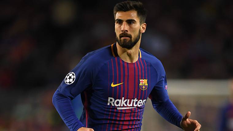 André Gomes, during a party with the FC Barcelona this season