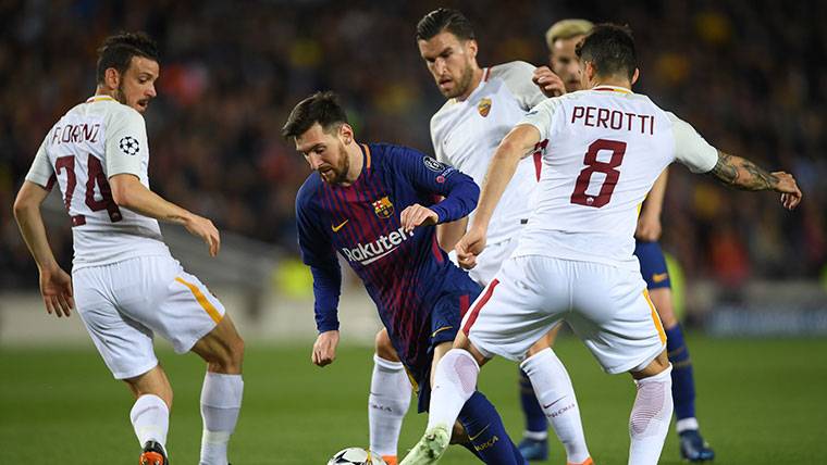 Leo Messi estuvo marcado por los jugadores de la Roma