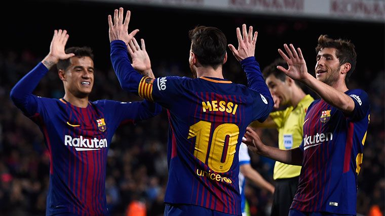 Leo Messi, Philippe Coutinho y Sergi Roberto celebran un gol del Barça