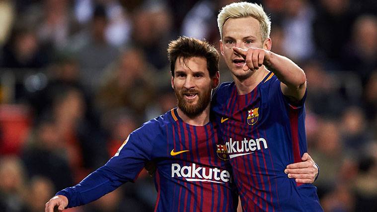 Leo Messi e Ivan Rakitic celebran un gol del FC Barcelona