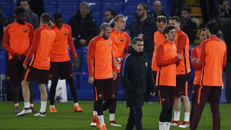 El FC Barcelona, entrenando antes de un partido esta campaña