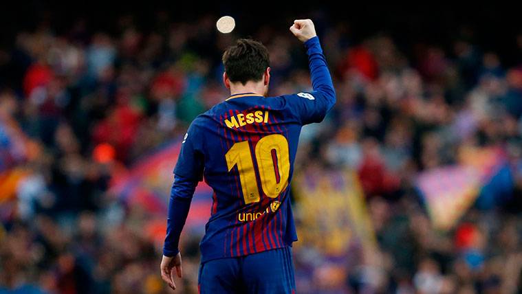 Leo Messi celebrates a goal with the FC Barcelona