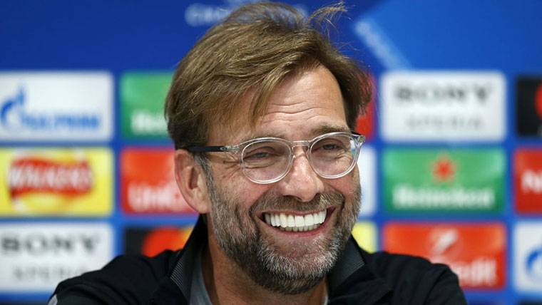 Jürgen Klopp, sonriente during the press conference with the Liverpool
