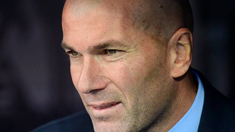 Zinedine Zidane elogió to Andrés Iniesta
