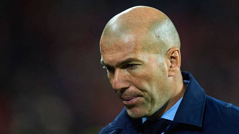 Zinedine Zidane, durante un partido con el Real Madrid