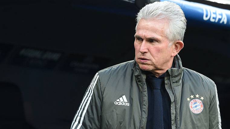 Jupp Heynckes en un partido con el Bayern de Múnich