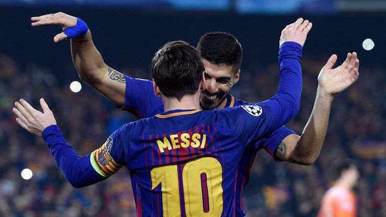 Leo Messi and Luis Suárez, celebrating a goal with the FC Barcelona
