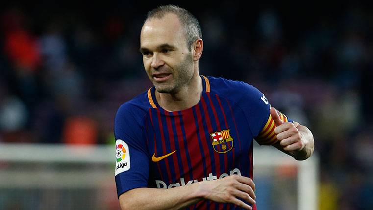 Andrés Iniesta in a party with the FC Barcelona