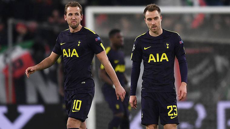 Harry Kane and Christian Eriksen in a party of the Tottenham