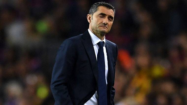Ernesto Valverde, durante un partido con el FC Barcelona