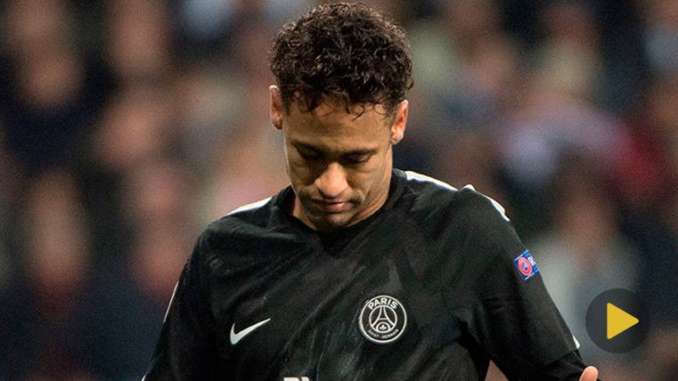 Neymar lamenta una ocasión fallada en un partido del PSG