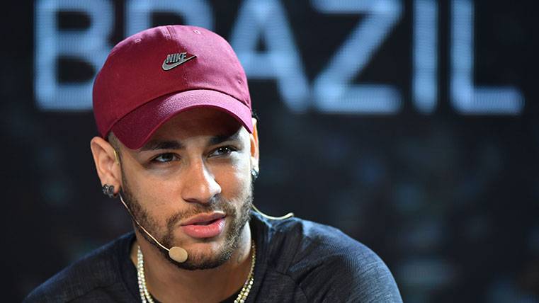 Neymar In a commercial act in Brazil