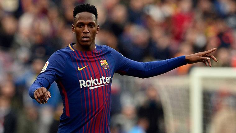 Yerry Mina in a party with the FC Barcelona