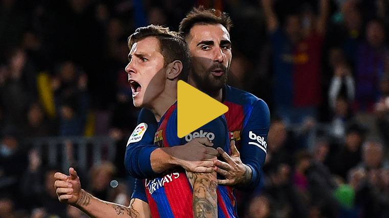 Lucas Digne and Paco Alcácer celebrate a goal of the FC Barcelona