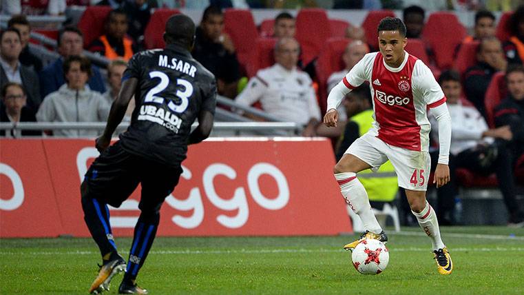 Justin Kluivert in a party of the Ajax