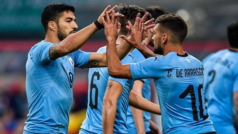Luis Suárez, celebrando un gol con la selección de Uruguay