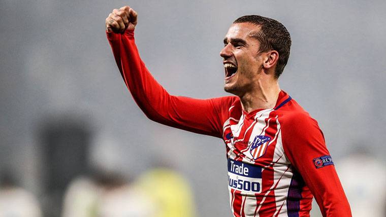 Antoine Griezmann, celebrating the Europe League with the Athletic