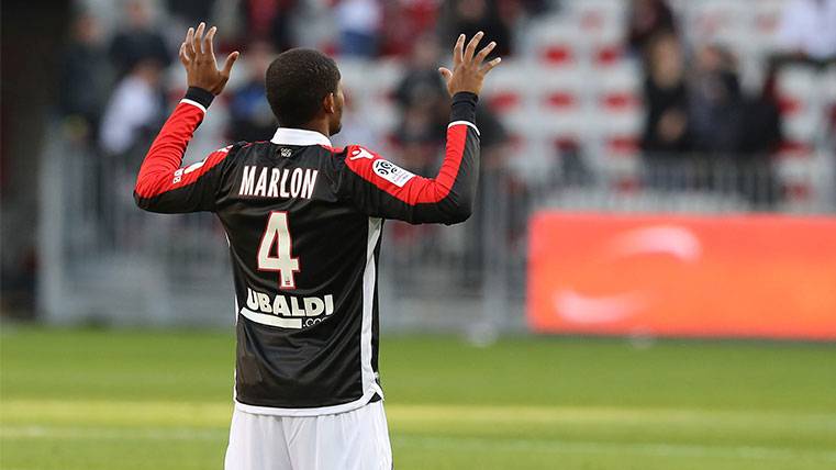 Marlon Santos en un partido del Niza