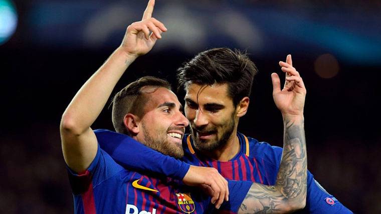 André Gomes and Paco Alcácer, celebrating a marked goal with the Barça