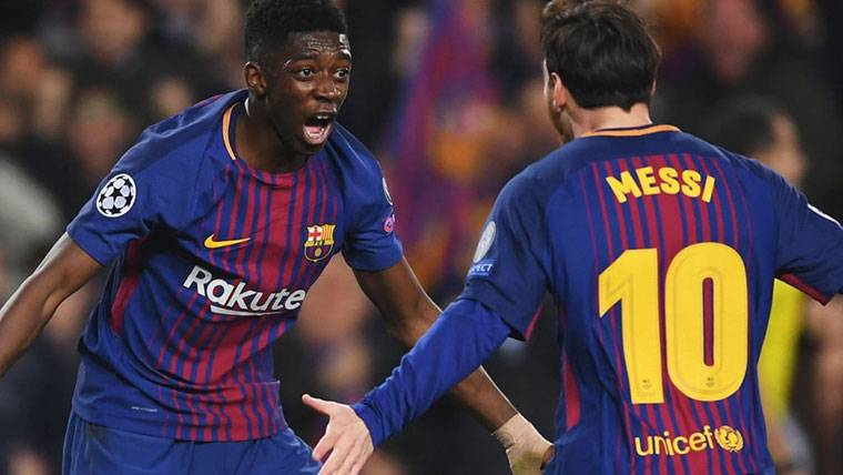 Ousmane Dembélé, celebrando un gol con Leo Messi en el FC Barcelona