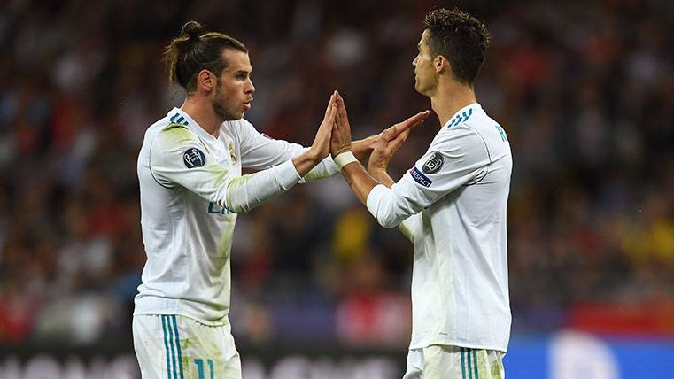 Gareth Bale y Cristiano Ronaldo celebran un gol del Real Madrid