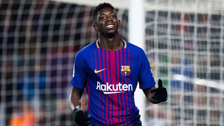 Ousmane Dembélé, lamentándose tras una oportunidad fallada