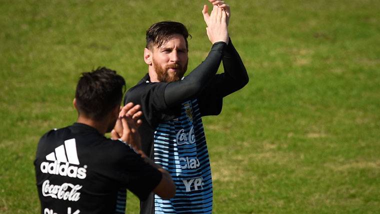 Leo Messi, agradeciendo el apoyo de los seguidores de Argentina