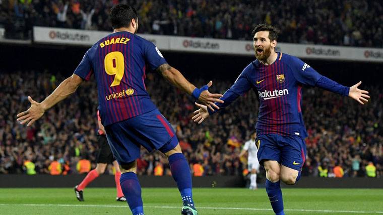 Luis Suárez y Messi, celebrando un gol con el FC Barcelona