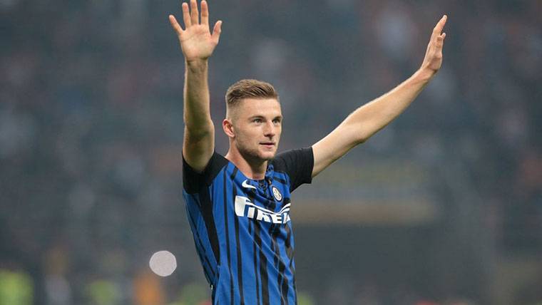 Milan Skriniar, celebrating a marked goal with the Inter