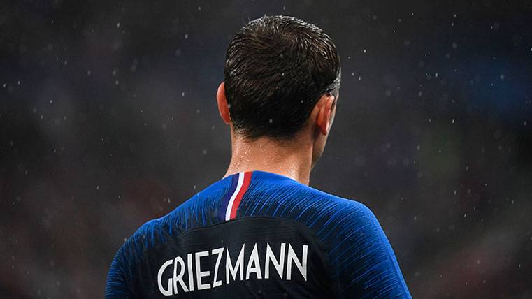 Antoine Griezmann en un partido con la selección francesa