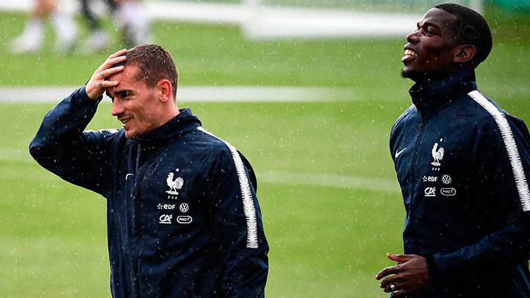 Antoine Griezmann y Paul Pogba en un entrenamiento de Francia