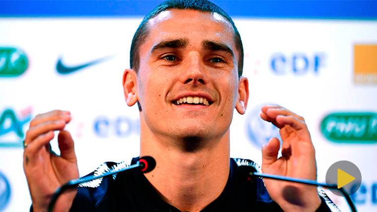Antoine Griezmann in a press conference of the French selection