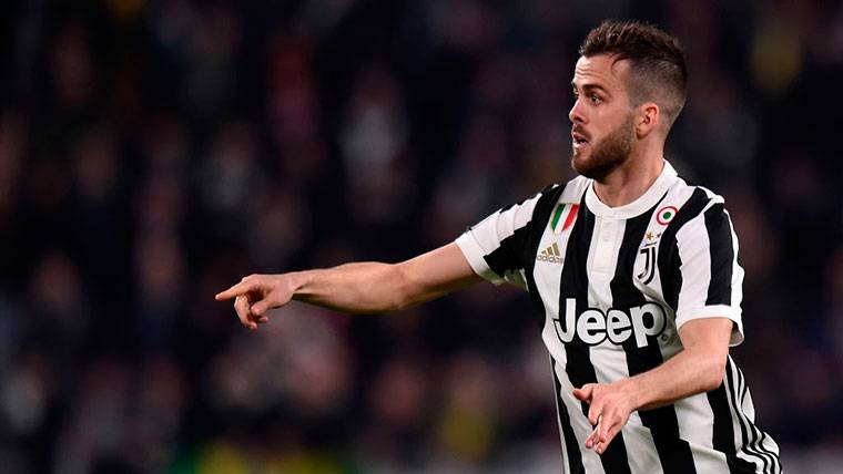 Pjanic Is one of the players that the Barça studies