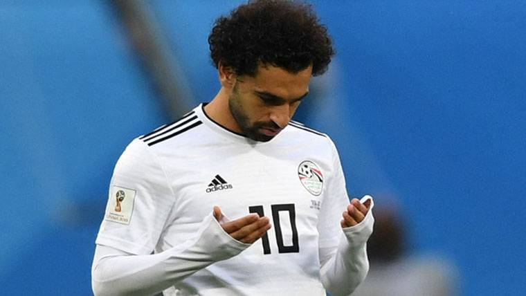 Mohamed Salah, rezando antes del partido contra Rusia