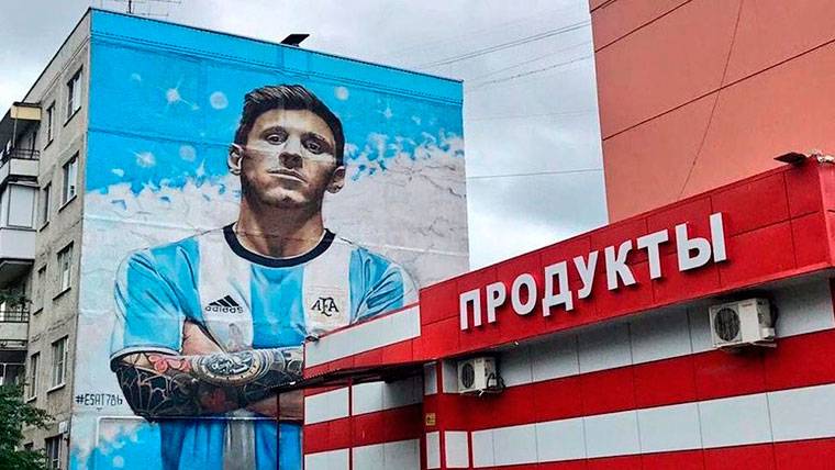 Gran mural de Messi en un edificio de Bronnitsy (Rusia)