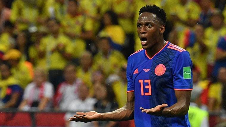 Yerry Mina, protestando una jugada durante el Colombia-Polonia