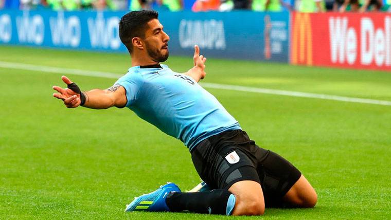 Luis Suárez marked the first goal in front of Russia