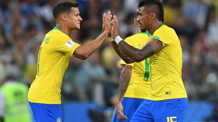 Paulinho, celebrating with Coutinho the marked goal to Serbia